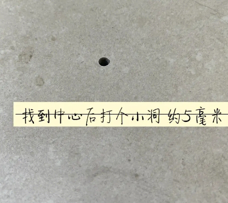 南华瓷砖空鼓维修公司专业解答在瓷砖铺贴过程中，如果砂料搅拌不均匀，将会带来以下问题